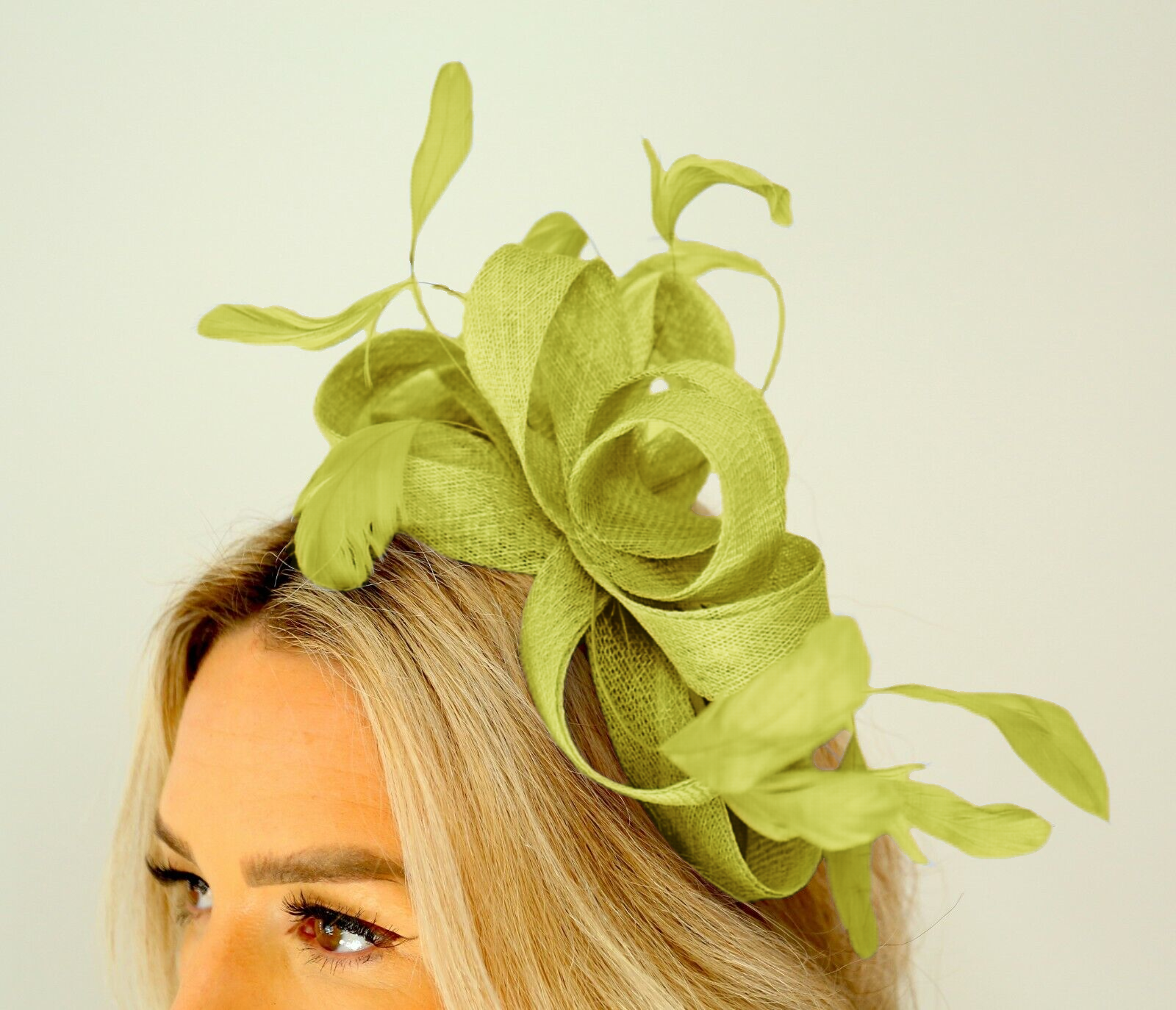 Large Gorgeous Feather Looped Fascinator