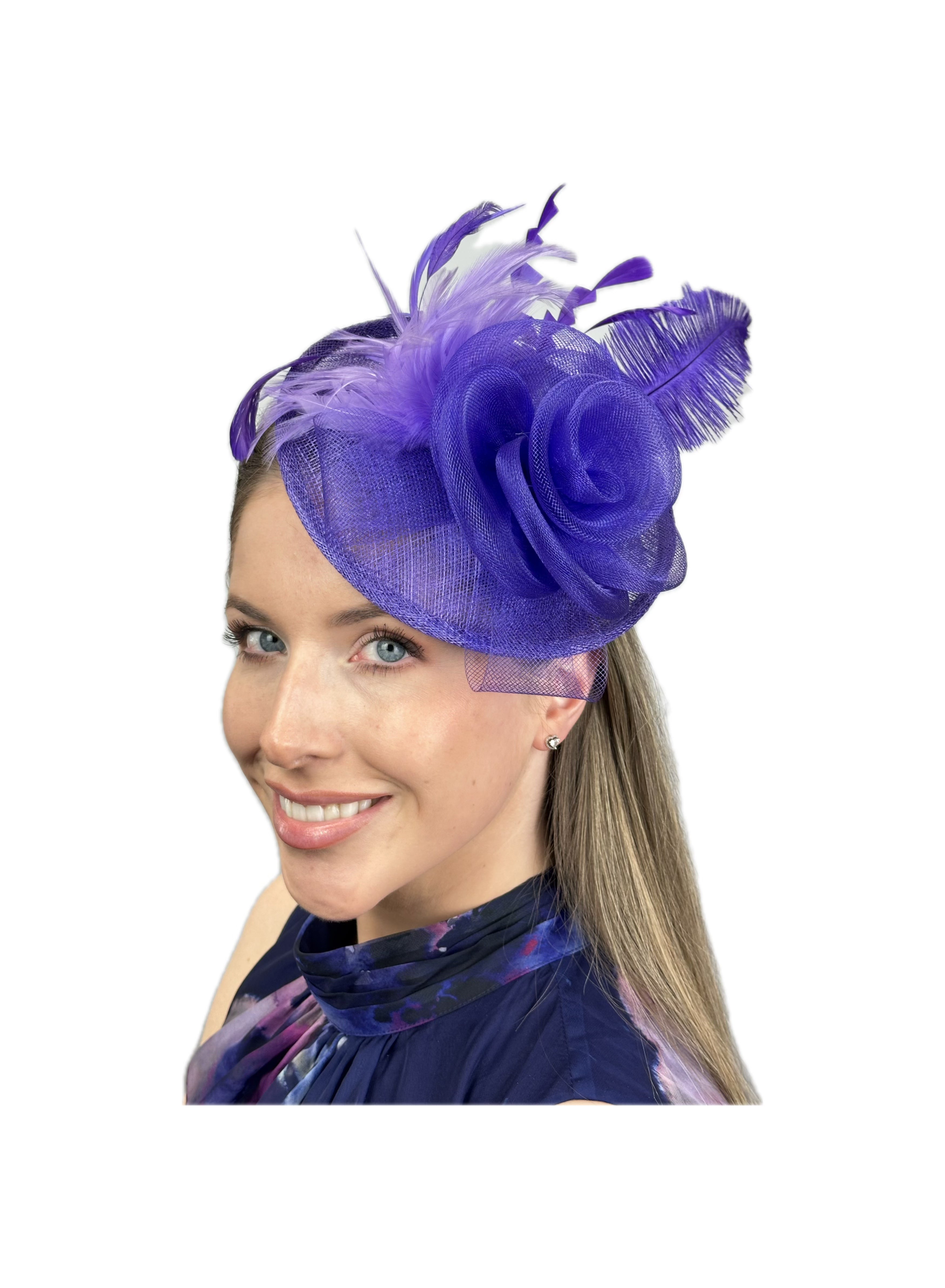 classic feather fascinator with a elegant rim